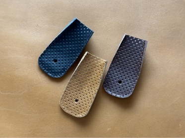 【革製品のOEM】スキレットハンドルの革カバー