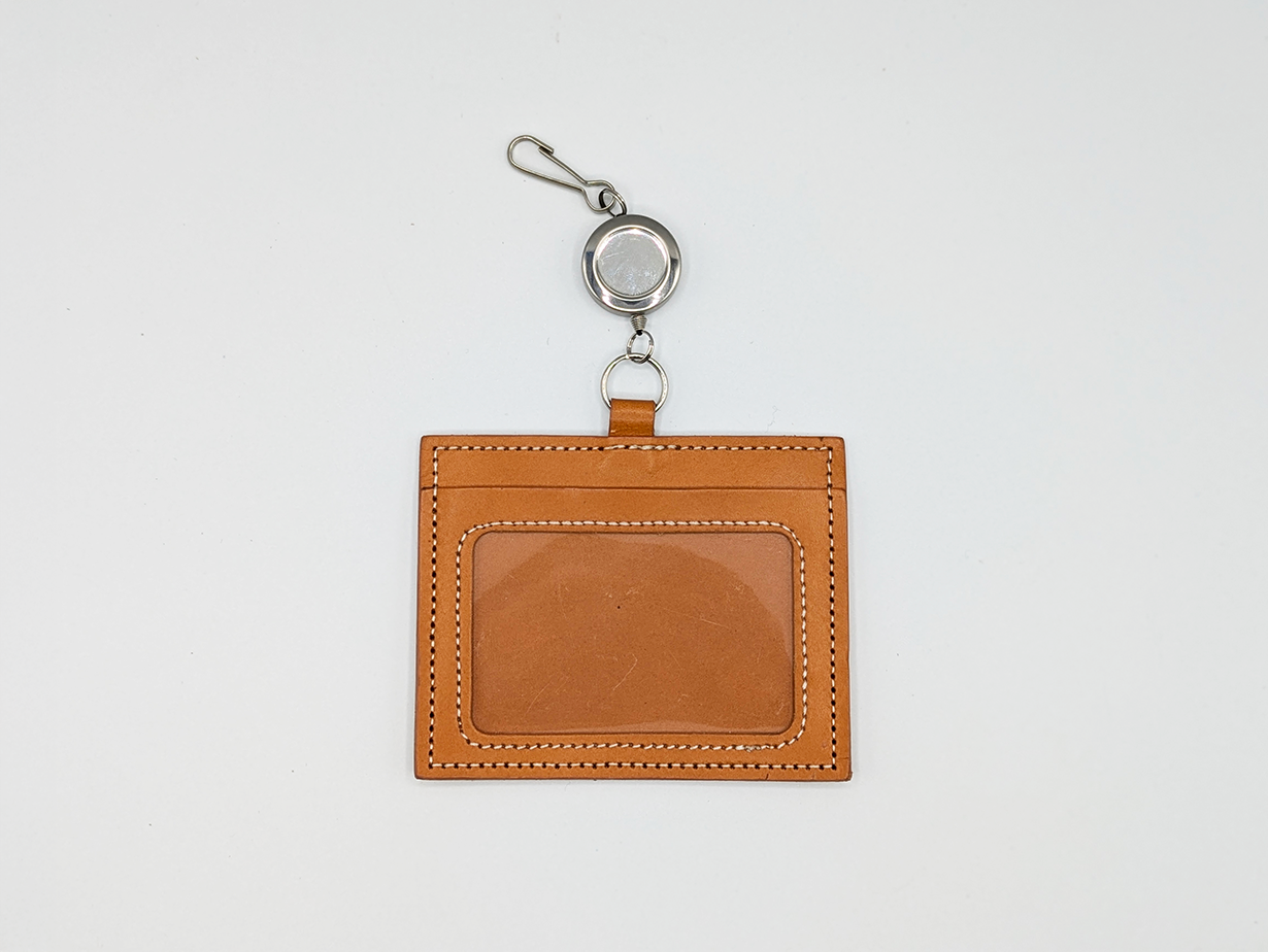 レザーIDケース（コードリールストラップ付）