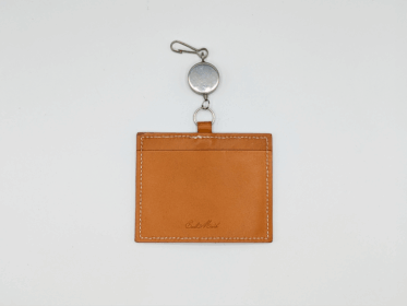 レザーIDケース（コードリールストラップ付）